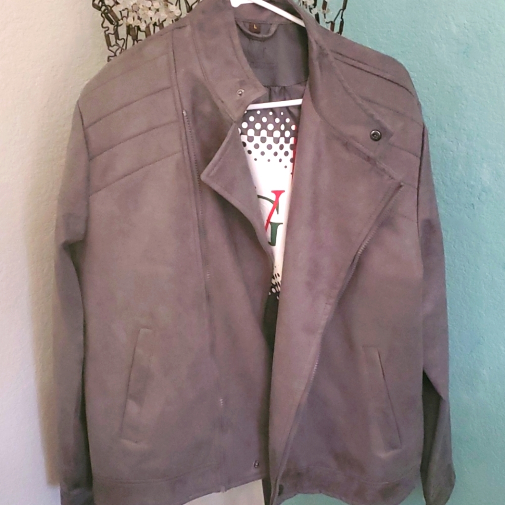 VG World Collection NWT Gray Suede Leather Jacket